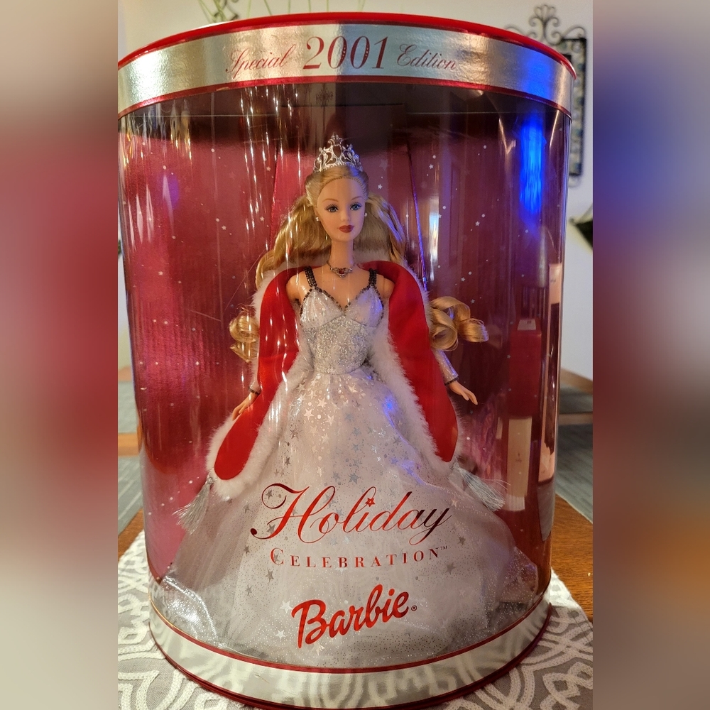 Barbie vintage 2001 holiday celebrations